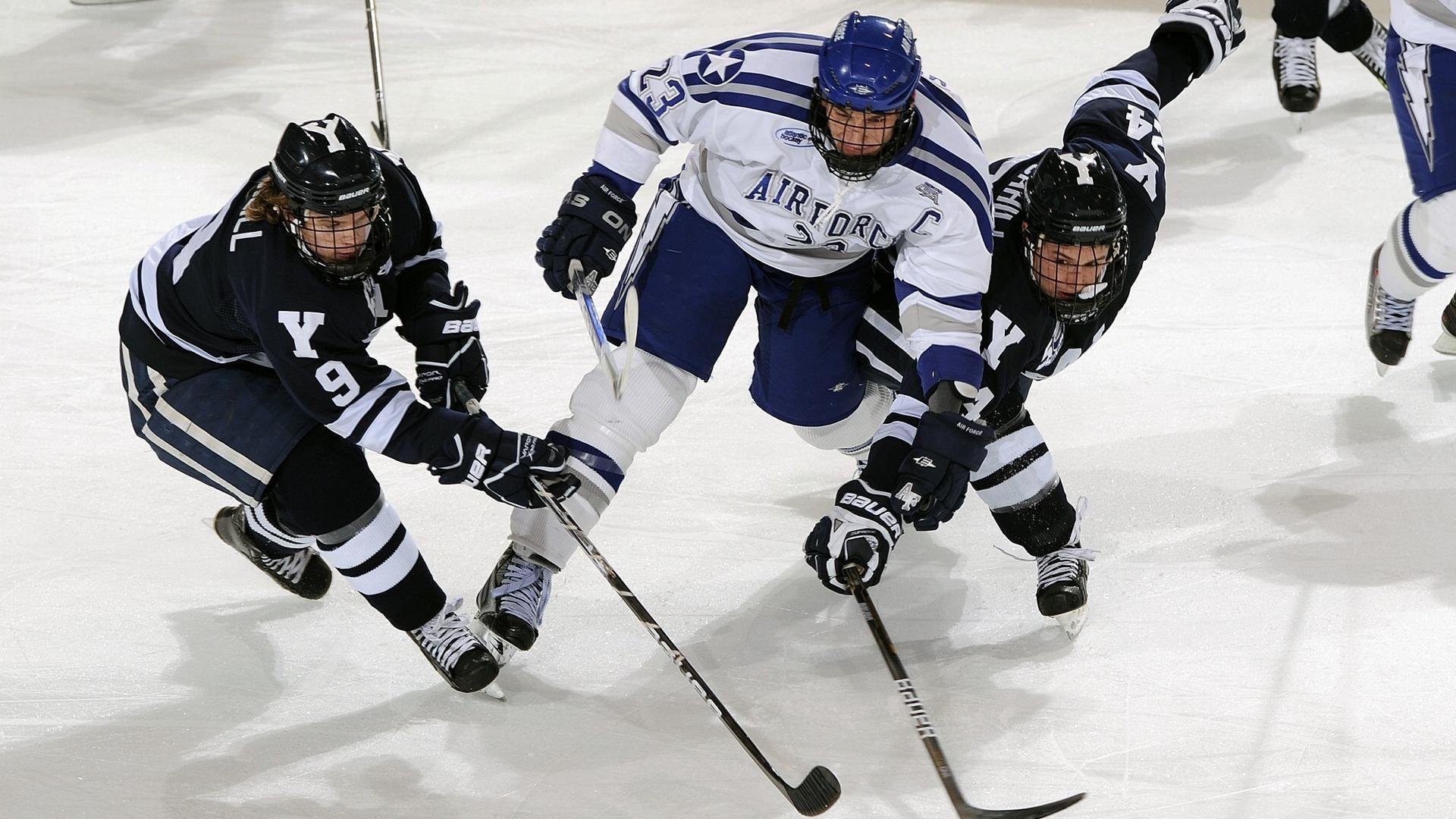 亚冠联赛U23国足惨败 球迷关注防守漏洞，u23国足亚洲杯