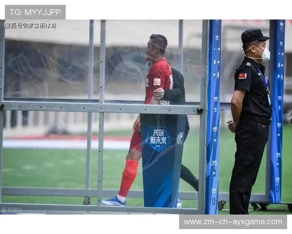 云南玉昆中场抢断干脆，随后的推进极具观赏性