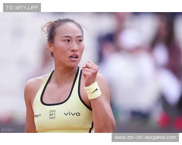 郑钦文 2026 法网战服细节曝光：针对红土高温环境的特制排汗黑科技材质。